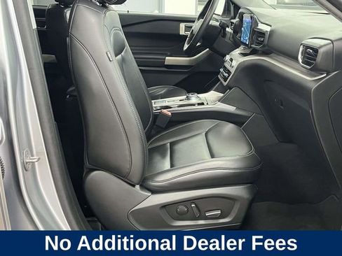 Used 2024 Ford Explorer XLT w/ Equipment Group 202A RWD image 27