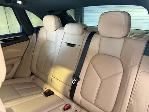 Certified 2026 Porsche Macan AWD/4WD image 33