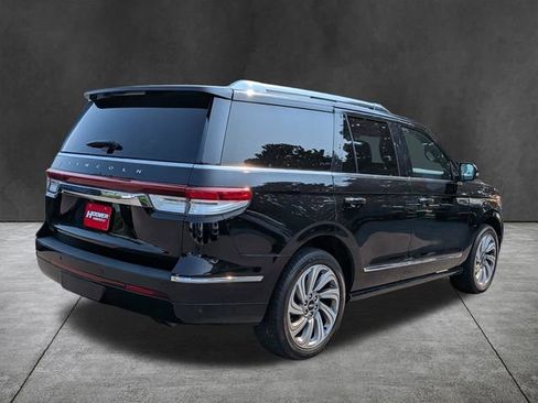 Used 2023 Lincoln Navigator Reserve AWD/4WD image 5