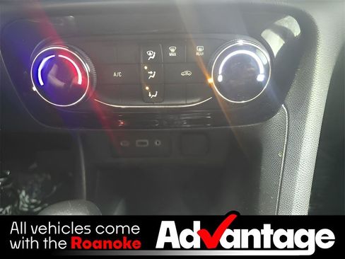 Used 2022 Buick Encore GX Preferred w/ Sport Touring Package image 21