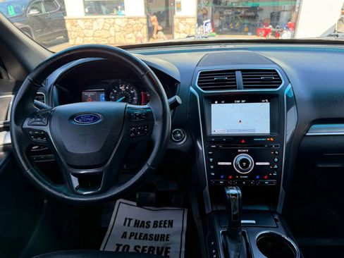 Used 2017 Ford Explorer Sport AWD/4WD image 37
