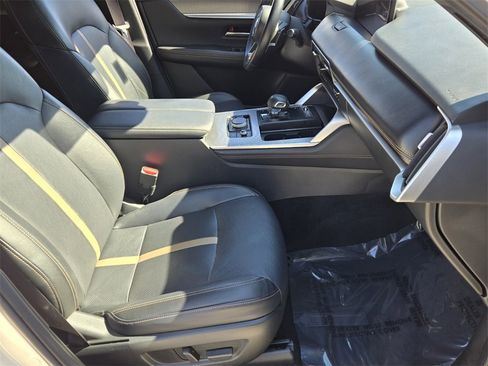 Used 2024 MAZDA CX-90 Plug-In Hybrid w/ Premium Plus image 21