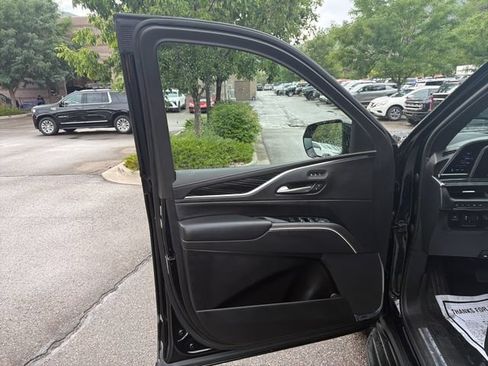 Used 2023 Cadillac Escalade ESV Sport AWD/4WD image 10