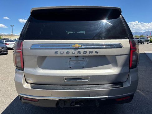 Used 2022 Chevrolet Suburban LS image 4
