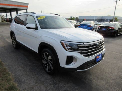 Used 2025 Volkswagen Atlas SE image 8