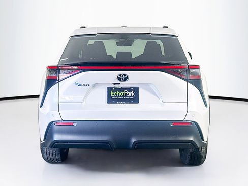 Used 2023 Toyota bZ4X XLE w/ Weather Package FWD image 7