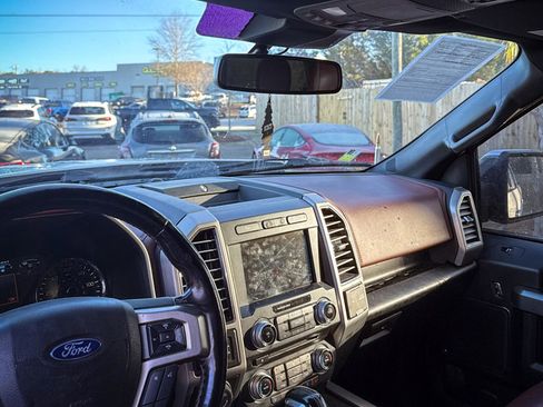 Used 2018 Ford F150 Platinum w/ Equipment Group 701A Luxury image 20