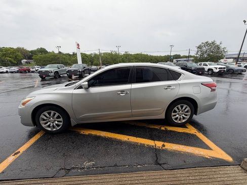 Used 2014 Nissan Altima 2.5 S w/ Display Audio Package FWD image 8