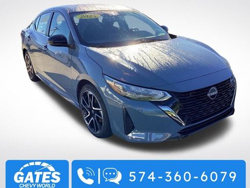 Used 2025 Nissan Sentra SR FWD image 1