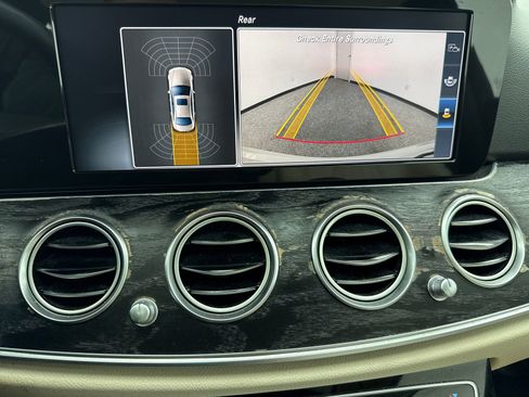 Used 2017 Mercedes-Benz E 300 4MATIC image 28