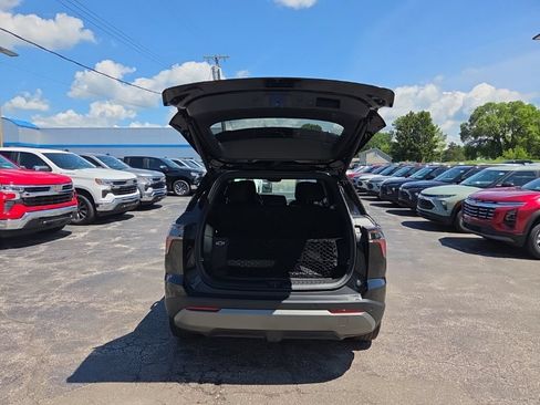 New 2026 Chevrolet Equinox LT w/ Convenience Package II FWD image 7