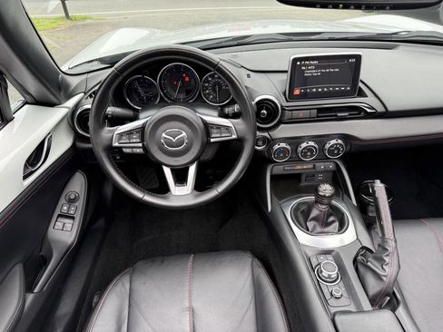 Used 2016 MAZDA MX-5 Miata Grand Touring RWD image 18