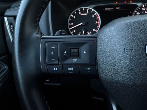 Used 2025 Nissan Rogue SV FWD image 33