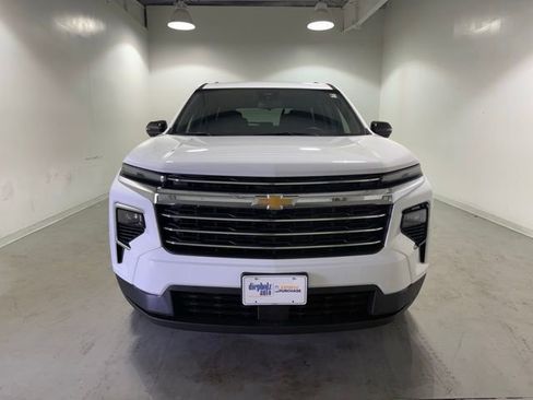 Certified 2024 Chevrolet Traverse LT FWD image 2