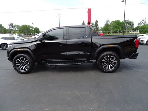 Used 2025 GMC Canyon AT4 w/ Nightfall Edition AWD/4WD image 9