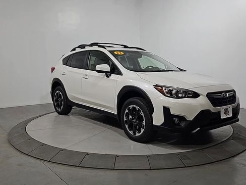 Certified 2022 Subaru Crosstrek 2.0i Premium w/ Moonroof Package image 9