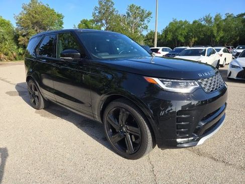 Used 2025 Land Rover Discovery Metropolitan Edition image 7