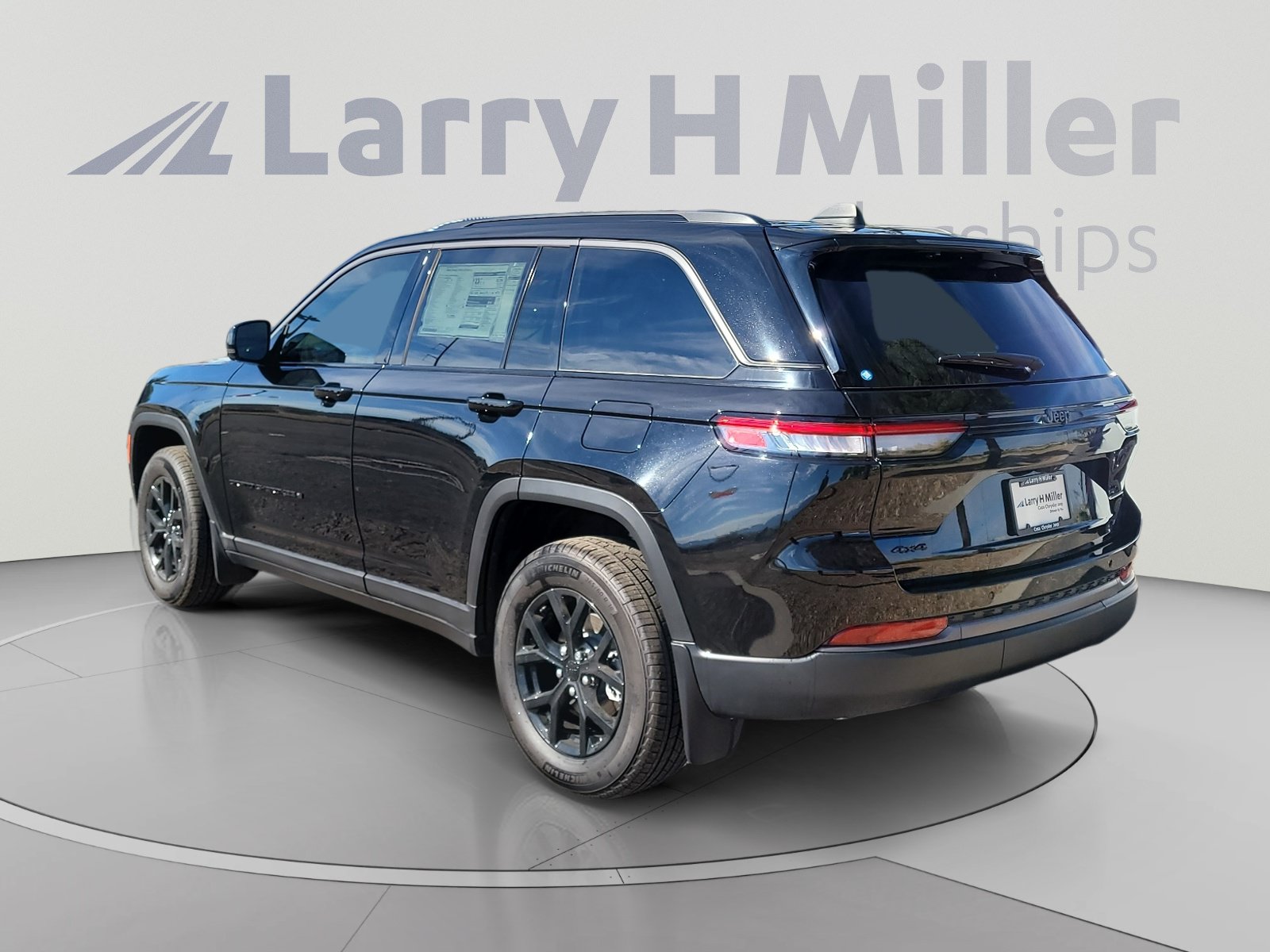 New 2026 Jeep Grand Cherokee Altitude AWD/4WD image 3