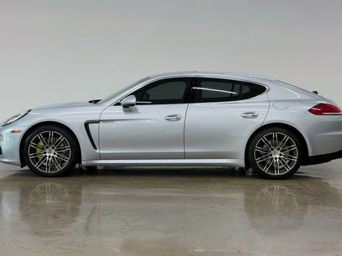 Used 2016 Porsche Panamera S image 4