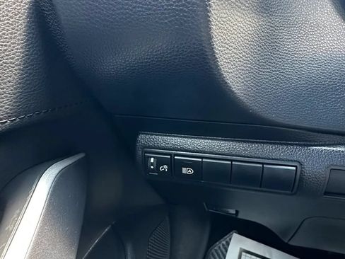 Used 2020 Toyota Corolla SE FWD image 12
