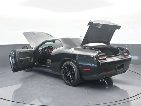 Used 2019 Dodge Challenger SXT image 73