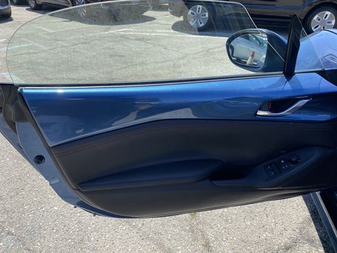 Used 2019 MAZDA MX-5 Miata Grand Touring w/ GT-S Package RWD image 14