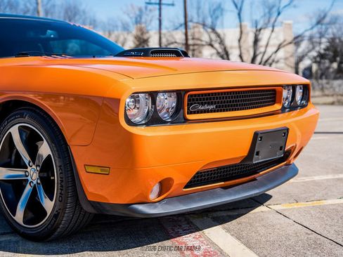 Used 2014 Dodge Challenger R/T RWD image 43