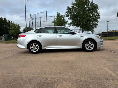 Used 2018 Kia Optima LX FWD image 21