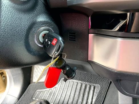 Used 2017 Toyota Tacoma SR5 w/ Tow Package image 14