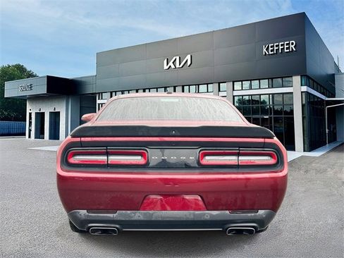 Used 2019 Dodge Challenger R/T w/ Driver Convenience Group image 7