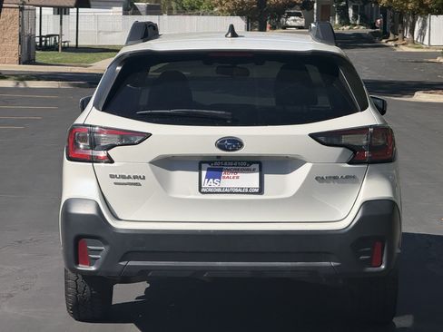 Used 2022 Subaru Outback Premium AWD/4WD image 5
