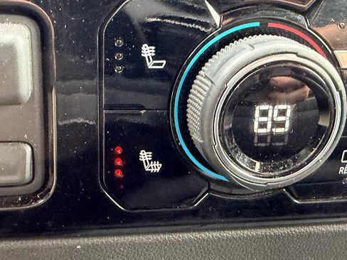 Used 2023 Chevrolet Silverado 1500 LT w/ Z71 Off-Road Package image 36