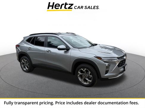Used 2025 Chevrolet Trax LT FWD image 1