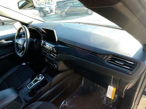 Used 2025 Ford Escape ST-Line w/ Equipment Group 301A image 39