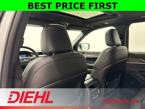 New 2026 Jeep Grand Cherokee Altitude AWD/4WD image 18