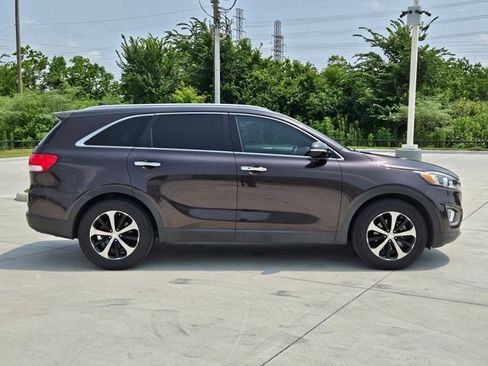 Used 2016 Kia Sorento EX w/ EX Premium Package FWD image 4