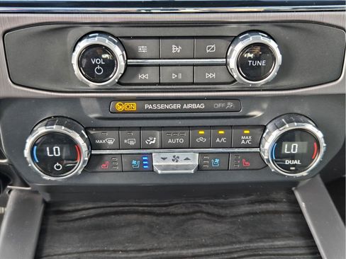 Used 2022 Ford F250 Limited w/ FX4 Off-Road Package AWD/4WD image 18