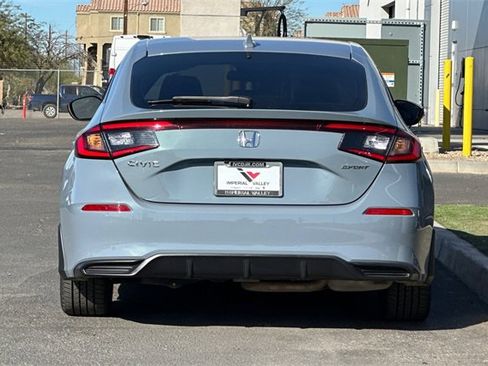 Used 2023 Honda Civic Sport image 4