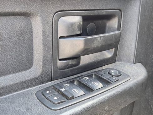 Used 2014 RAM 2500 Tradesman w/ Chrome Appearance Group AWD/4WD image 23