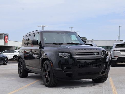 Used 2024 Land Rover Defender 110 X AWD/4WD image 3