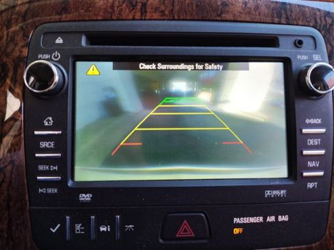 Used 2013 Chevrolet Traverse LT image 17