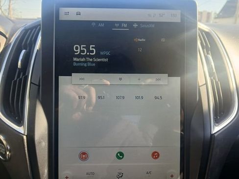 Used 2024 Ford Edge Titanium image 24