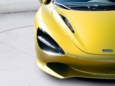 New 2026 McLaren 750S Spider RWD image 37