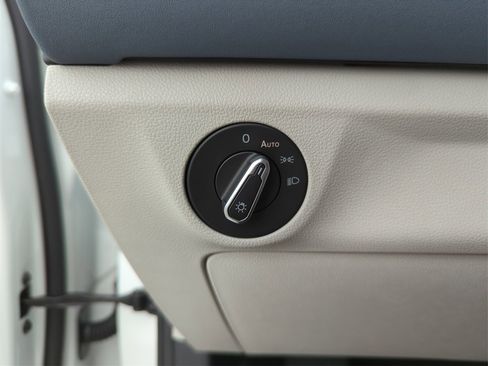 New 2025 Volkswagen Jetta SE image 35