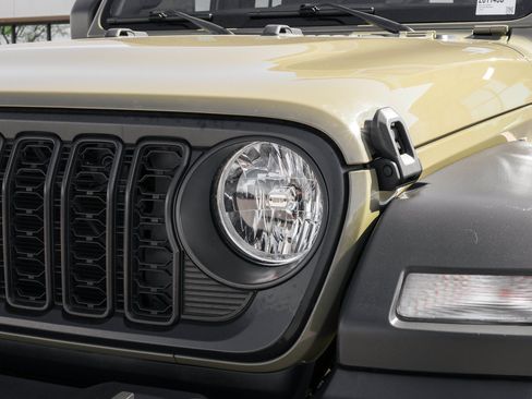 Used 2025 Jeep Wrangler Unlimited Sport AWD/4WD image 14