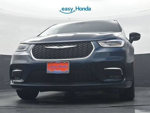 Used 2025 Chrysler Pacifica Select FWD image 28