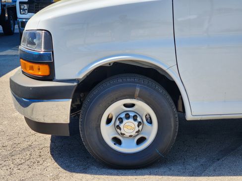 New 2026 Chevrolet Express 2500 w/ Driver Convenience Package RWD image 5