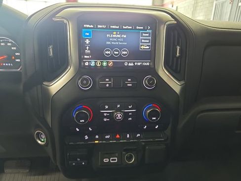 Used 2020 Chevrolet Silverado 1500 LT w/ All-Star Edition AWD/4WD image 19