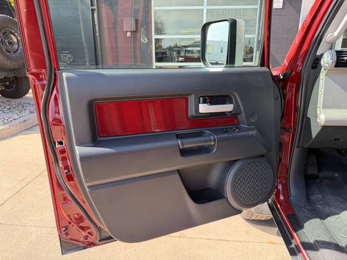 Used 2010 Toyota FJ Cruiser 4WD image 18