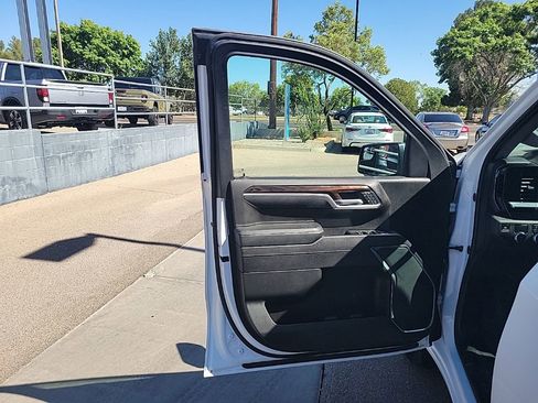 Used 2025 GMC Sierra 1500 SLT RWD image 11